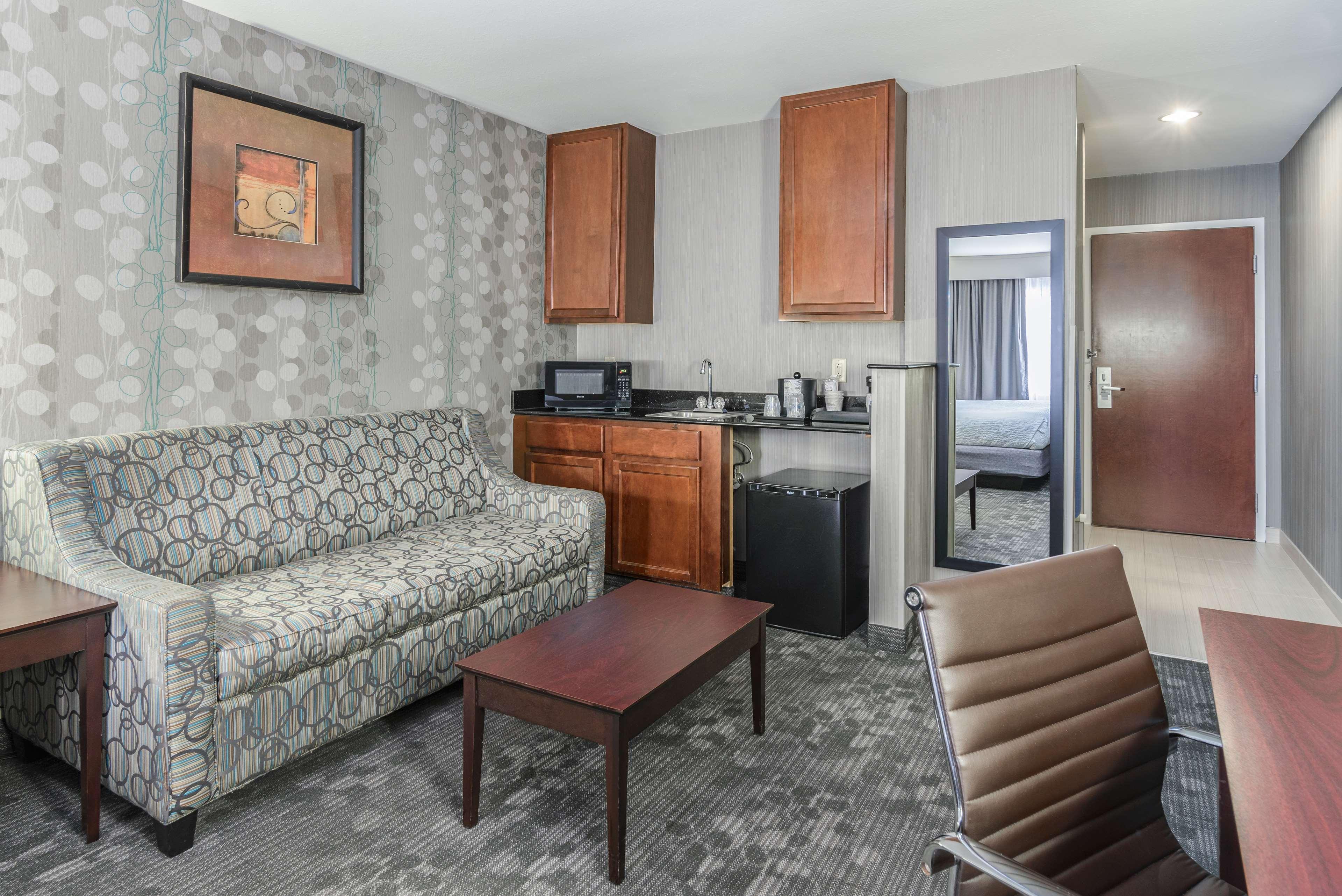Best Western Concord Inn And Suites Buitenkant foto