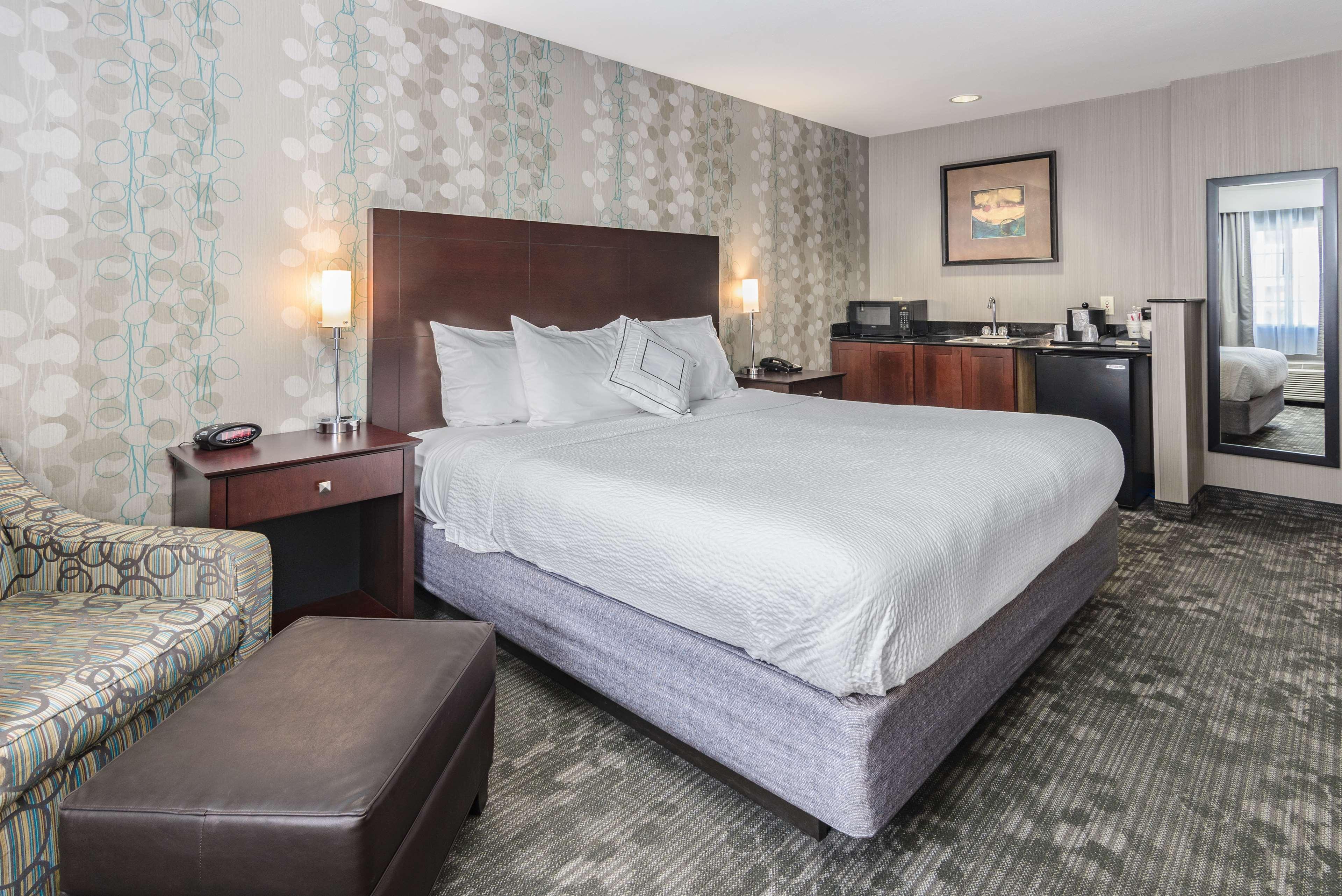 Best Western Concord Inn And Suites Buitenkant foto