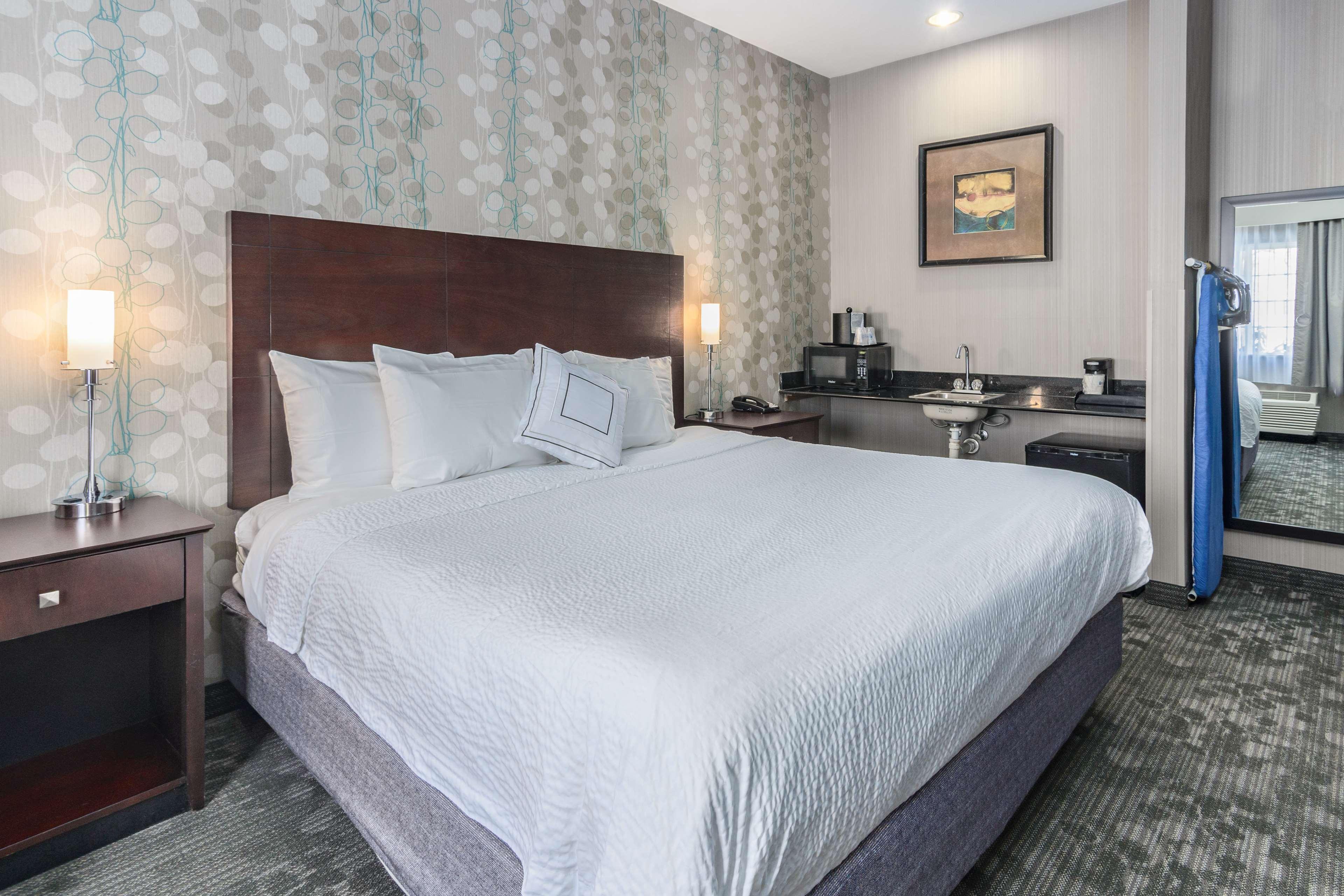 Best Western Concord Inn And Suites Buitenkant foto