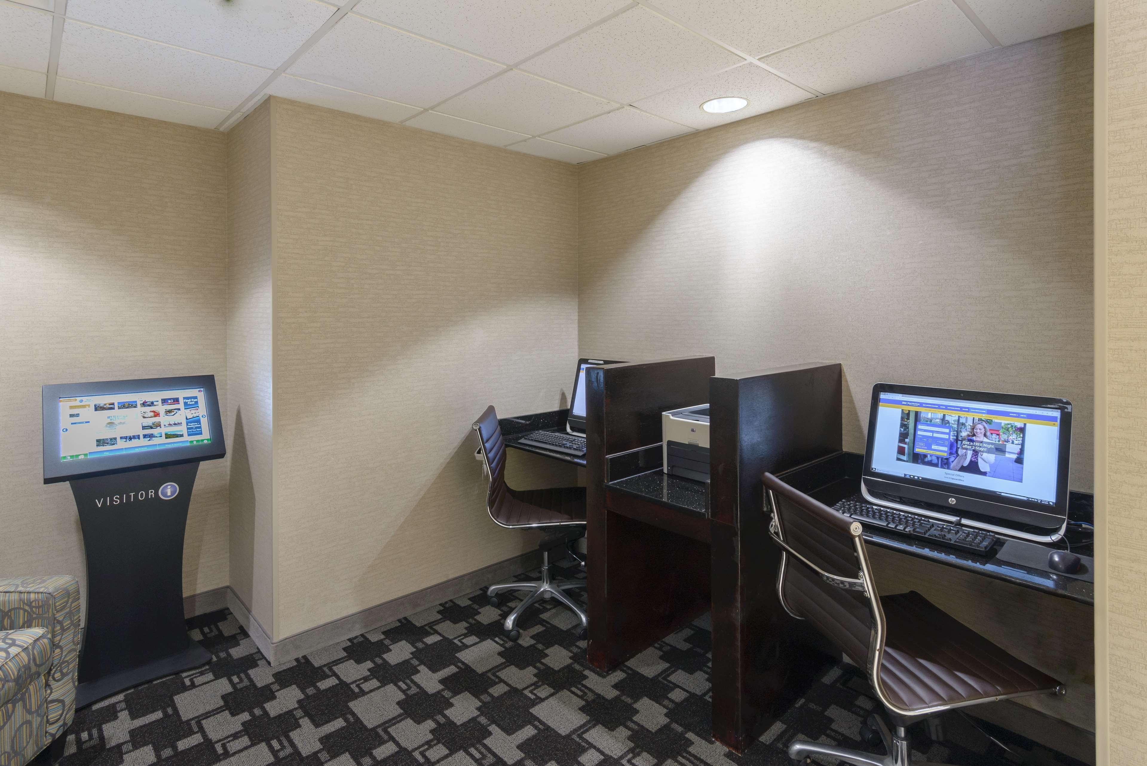 Best Western Concord Inn And Suites Buitenkant foto