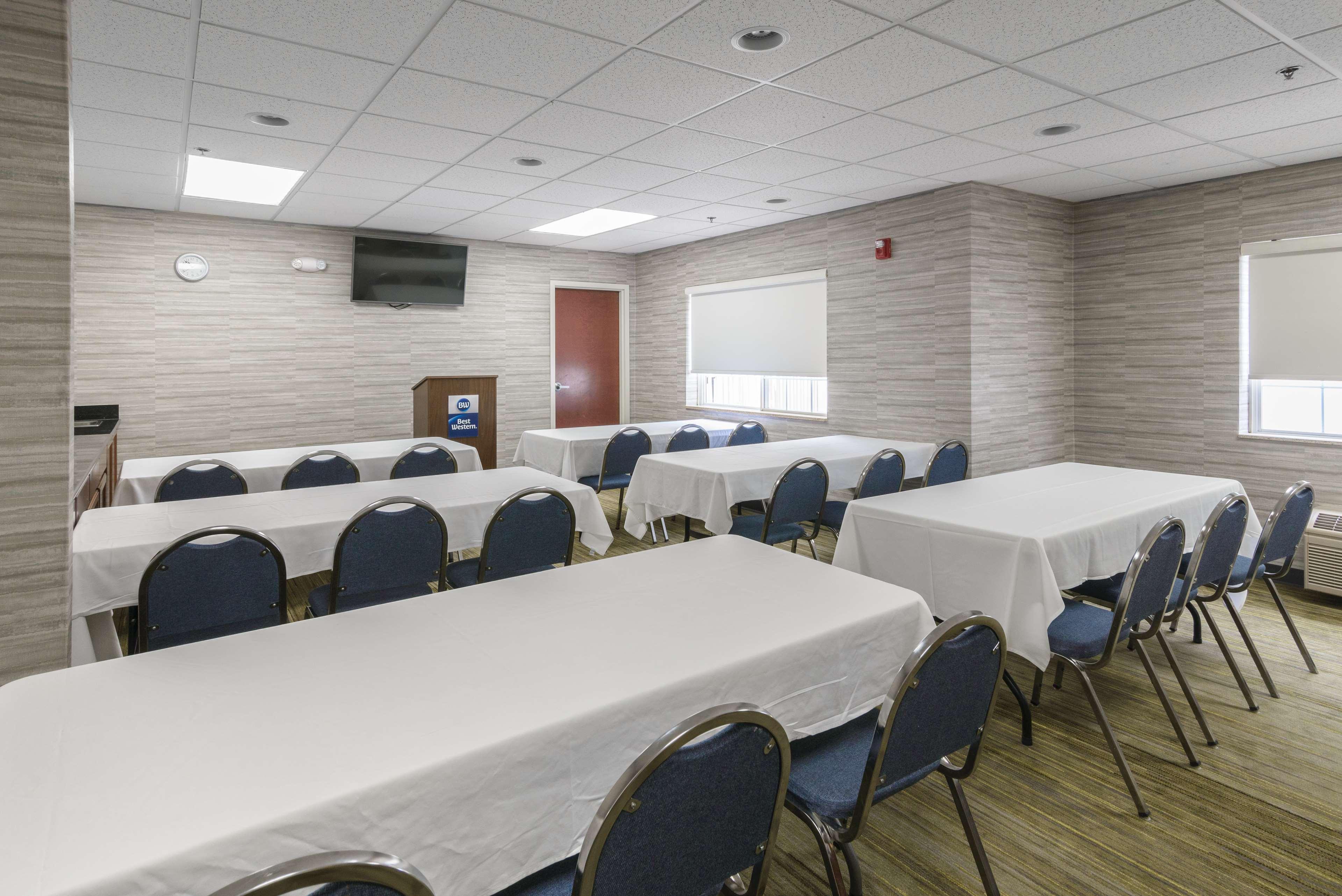 Best Western Concord Inn And Suites Buitenkant foto