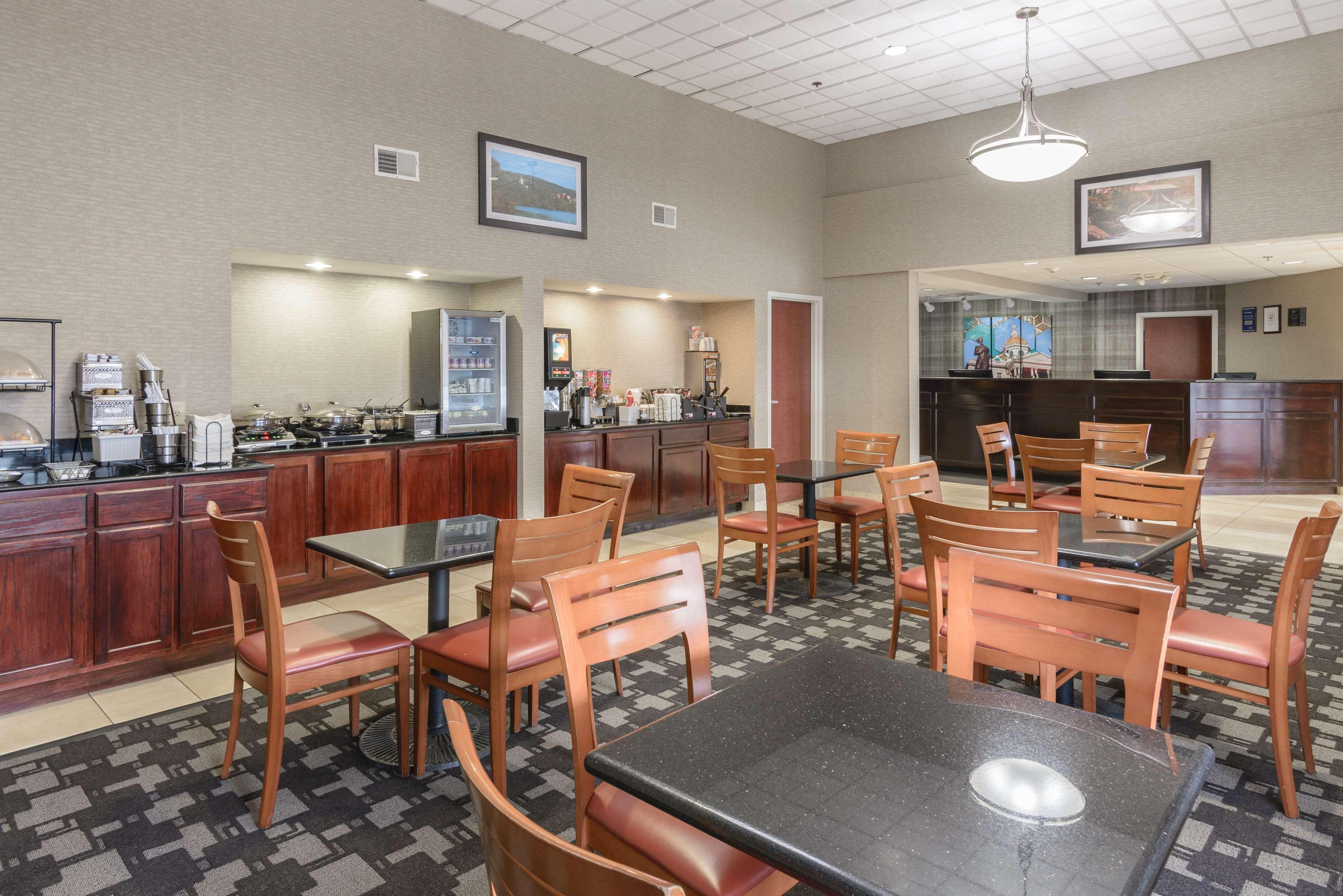 Best Western Concord Inn And Suites Buitenkant foto