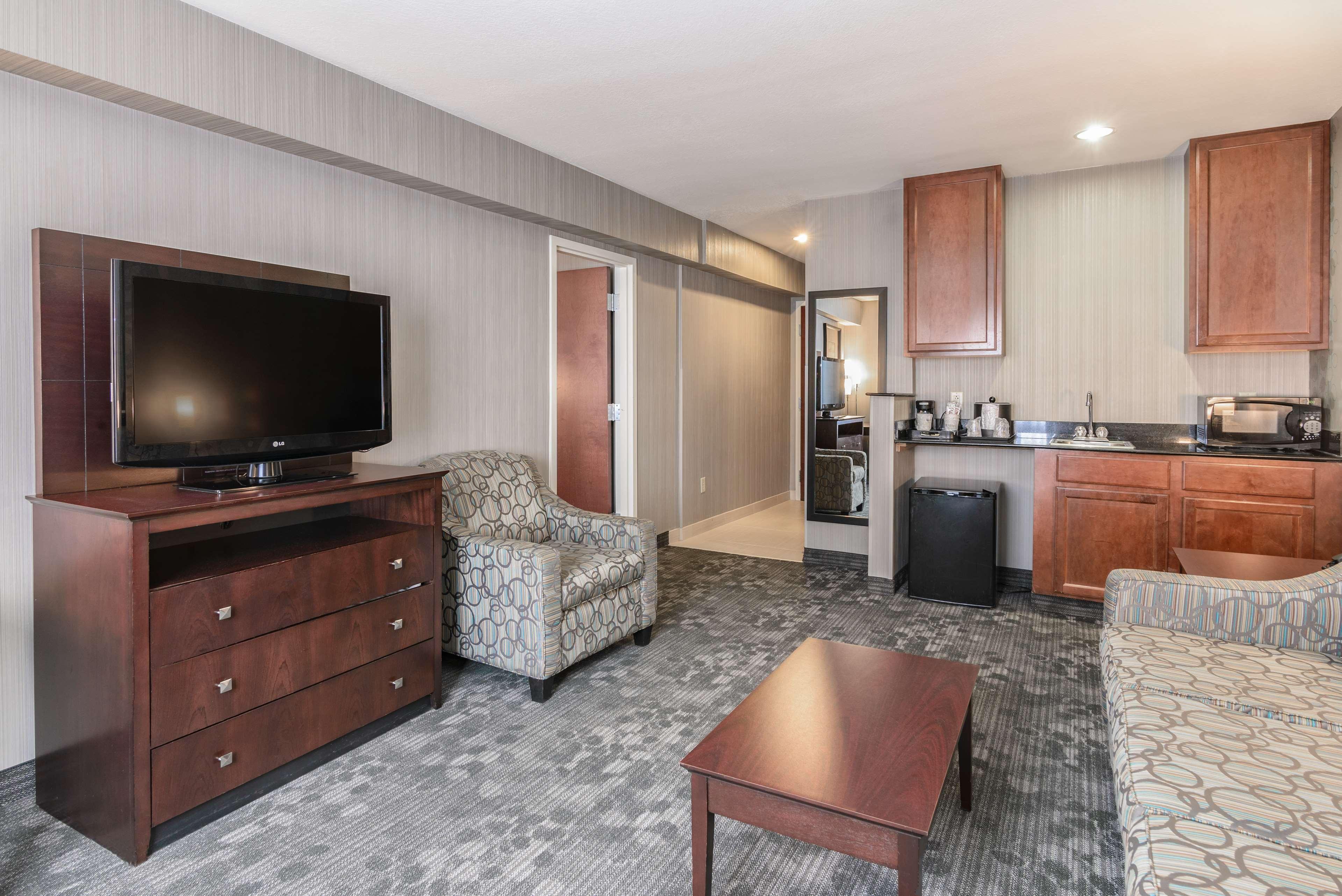 Best Western Concord Inn And Suites Buitenkant foto